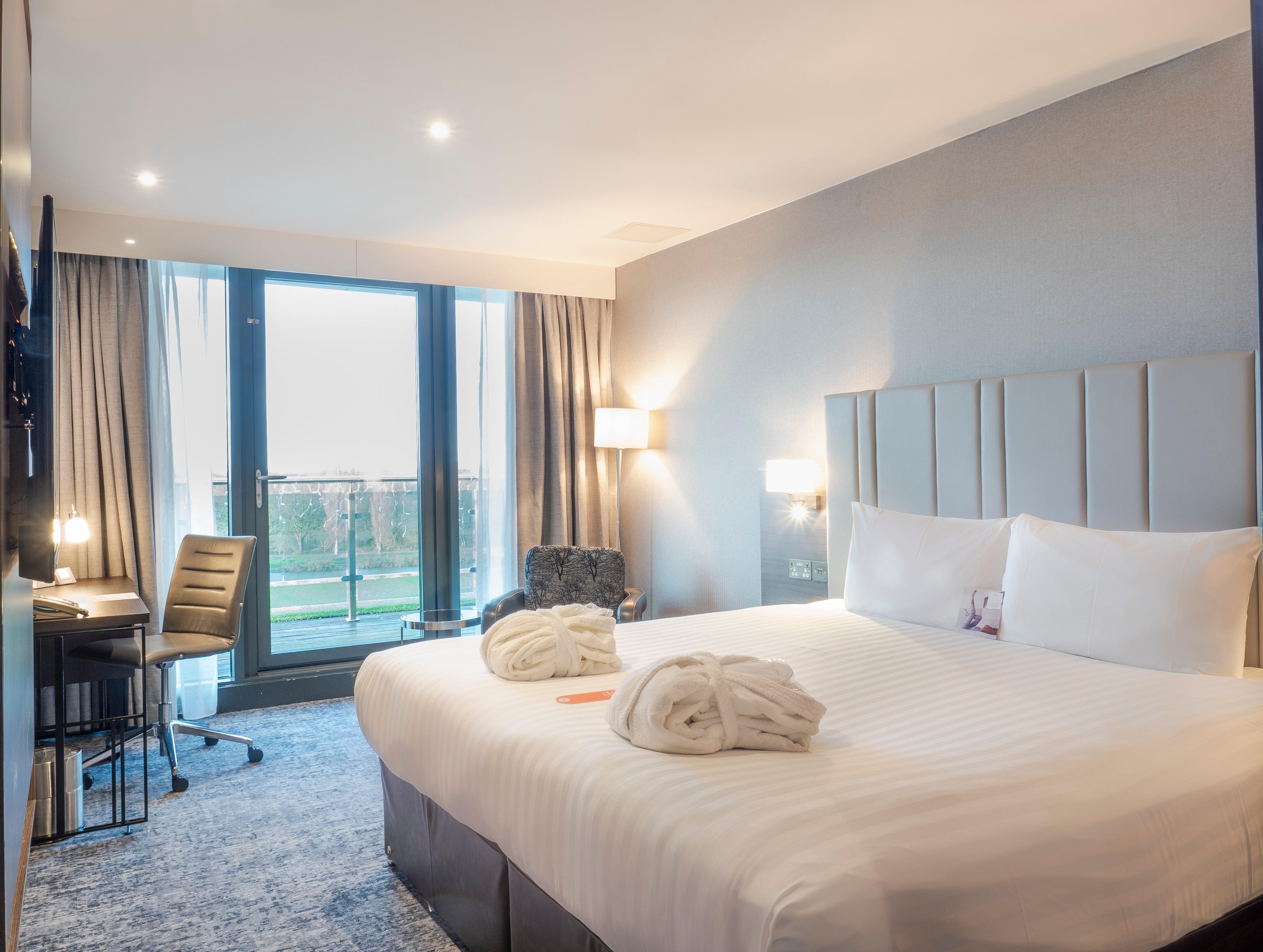 Crowne Plaza London - Kingston By Ihg Hotel Surbiton Buitenkant foto